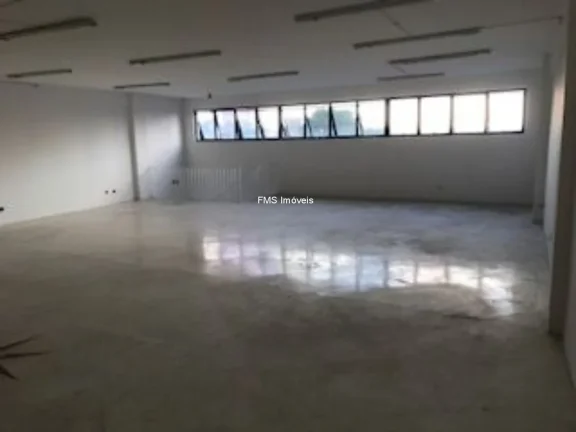 Imagem Aluguel de Loja Comercial de Alto Padrão em São Paulo-SP, Alto de Pinheiros: 2 salas, 2 banheiros, 12 vagas de garagem, 800m².