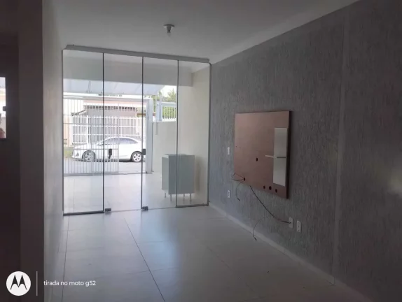 Imagem Geminado próximo ao mar com 3 dormitórios e 2 vagas de garagem em Balneário Piçarras