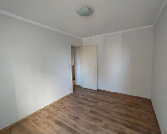 Imagem Alugo casa em condomínio 04 dor