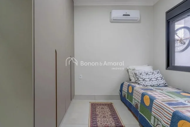 Imagem Belíssima casa térrea com 2 anos de construção no Condomínio Terras do Fontanário, Paulínia.
...