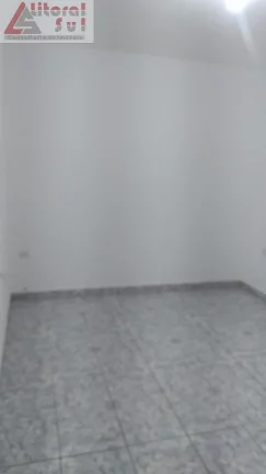 Imagem Casa à venda em Praia Grande-SP, bairro Ocian: 2 quartos, 1 sala, 1 banheiro, 2 vagas, 150m². Imperdível oportunidade!