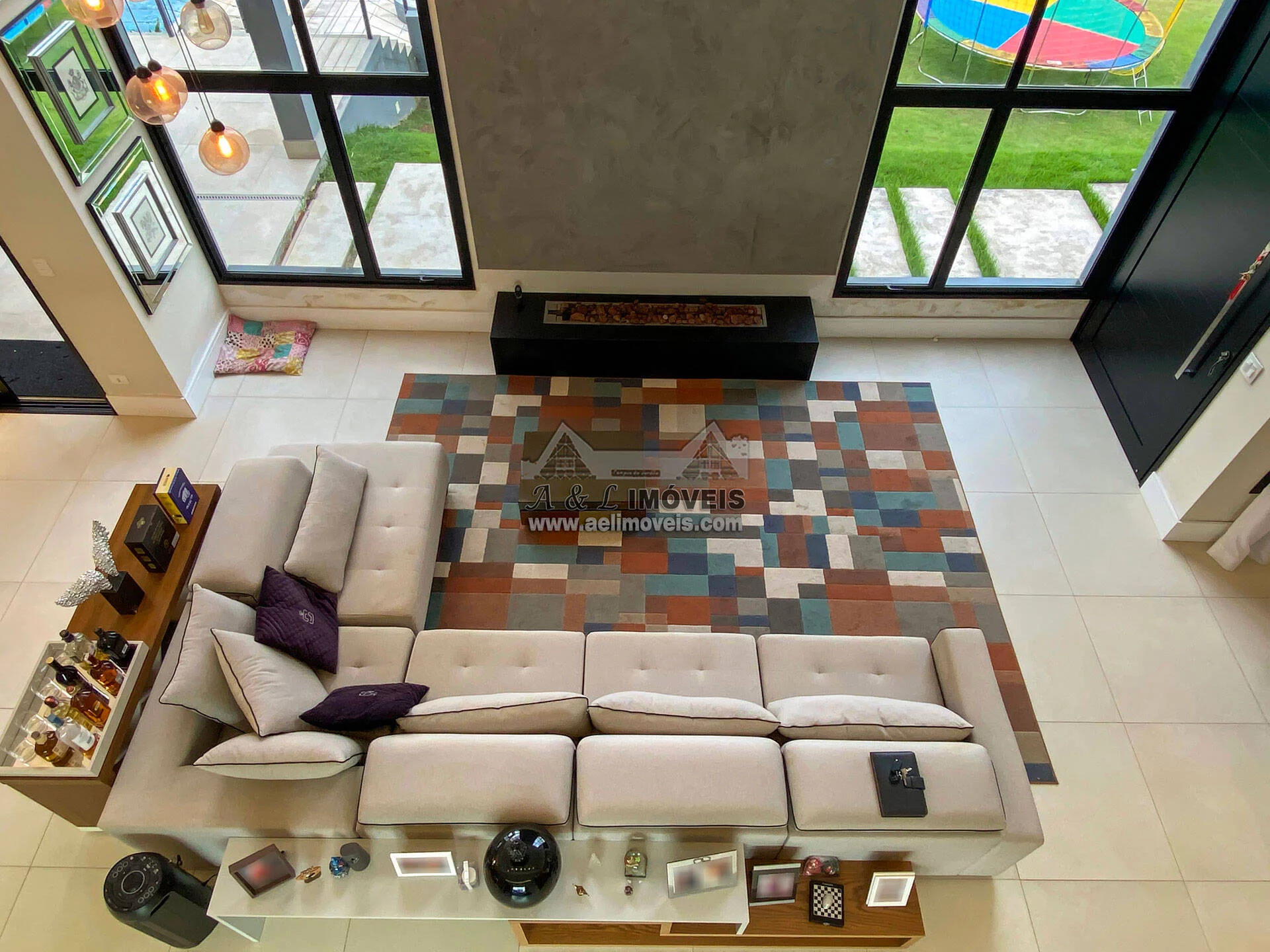 Imagem Casa à venda em Taubaté – Em condomínio com 05 suítes e piscina
