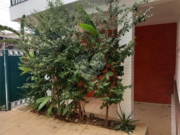 Imagem Casa à venda ou para alugar com 3 quartos, sendo 1 suíte, em Alto da Lapa, São Paulo - SP