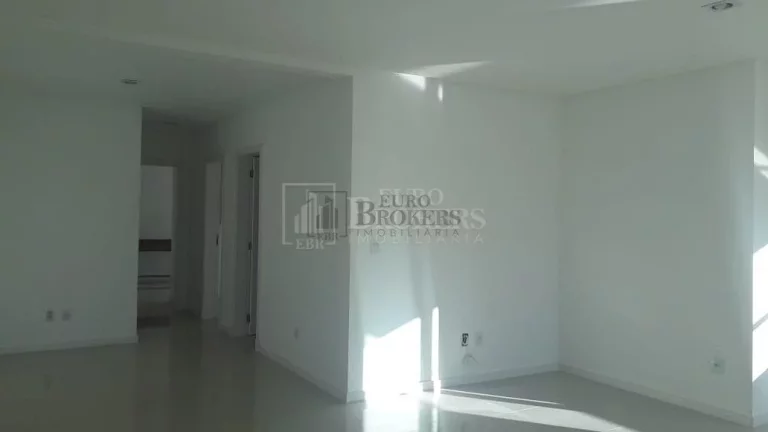 Imagem Cobertura 3 dormitórios sendo 1 suíte e 2 vagas de garagem