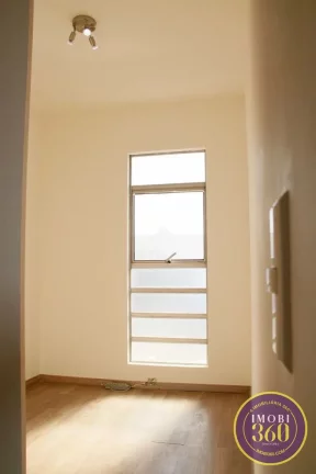 Imagem Apartamento com 3 Quartos e 1 banheiro à Venda, 45 m² por R$ 290.000