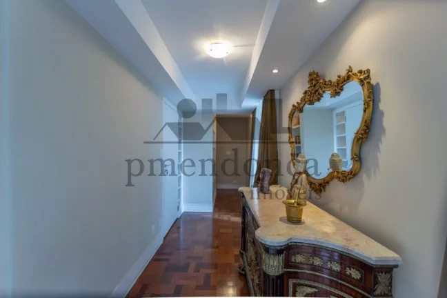 Imagem Apartamento à Venda em prédio charmoso de Higienópolis, 3 dormitórios (1 suíte) e 1 vaga.