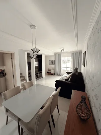 Imagem Casa estilo sobrado à venda - Área útil 120 m2 com 3 dormitórios sendo 1 suíte - 2 vagas - Condomíni