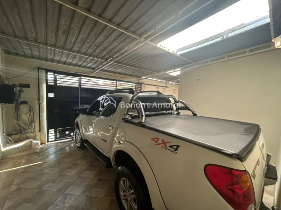Imagem Excelente casa à venda no bairro Monte Alegre, com localização privilegiada, próxima a escolas, ...