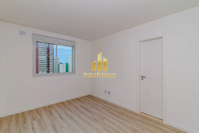 Imagem Descubra o Luxo Clássico no Edifício Villa Alba: Seu Refúgio Exclusivo em Balneário Camboriú!
I...