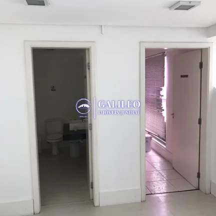 Imagem ALUGA-SE PRÉDIO COMERCIAL 1400M² 2 SALAS 4 WC 5 VAGAS NO CENTRO JUNDIAÍ/ SP