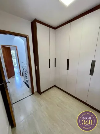 Imagem Lindo e espaçoso sobrado de condomínio