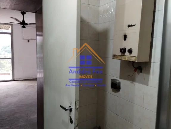Imagem Apartamento dois quartos , uma suíte, vaga de garagem , dependências completas , salão de festas - R$ 330.000 - Vila Isabel , Rio de Janeiro