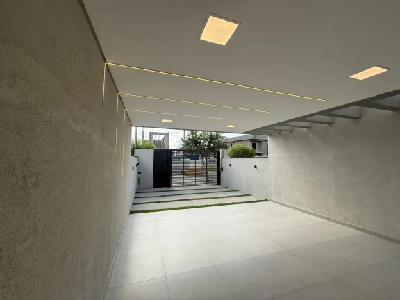 Imagem Casa à Venda, com 4 Vagas e Salão de Lazer