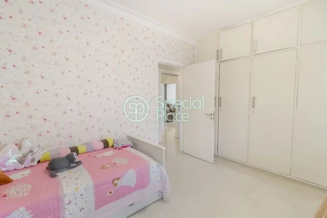 Imagem Linda reforma em apartamento na Alameda Barros. São 213m2 de área privativa, 3 dormitórios ( 1 su...
