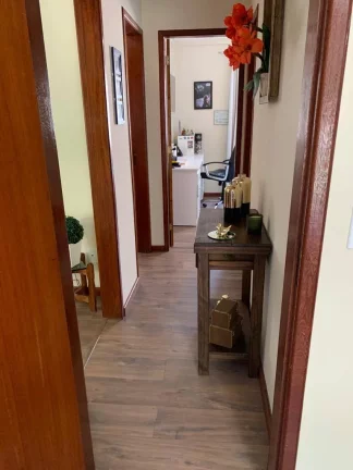Imagem Vendo este lindo apto de 3 quartos em Nova Friburgo. Bairro Cônego.