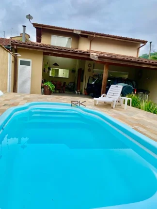 Imagem CASA A VENDA NAS TONINHAS COM 4 SUÍTES,SALA,COZINHA,2 VAGAS DE GARAGEM