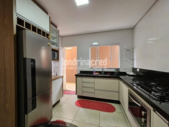 Imagem Casa à venda no Jardim São Paulo 2 – 2 quartos, cozinha planejada, área gourmet com churrasqueira e garagem coberta. Conforto e praticidade em Londrina!