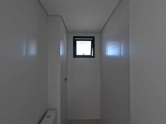 Imagem Apartamento com 2 dormitórios sendo 1 suíte e 2 vagas de garagem na Praia Brava/SC
