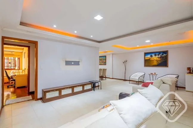 Imagem Casa ampla na Tristeza com terreno generoso e duas construções independentes.

Esta propriedade of...