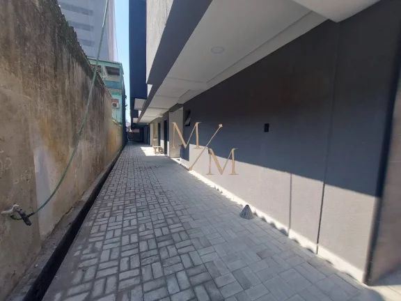 Imagem Sobrados Triplex NOVOS 3 suítes, 3 vagas, com piscina a venda no Marapé