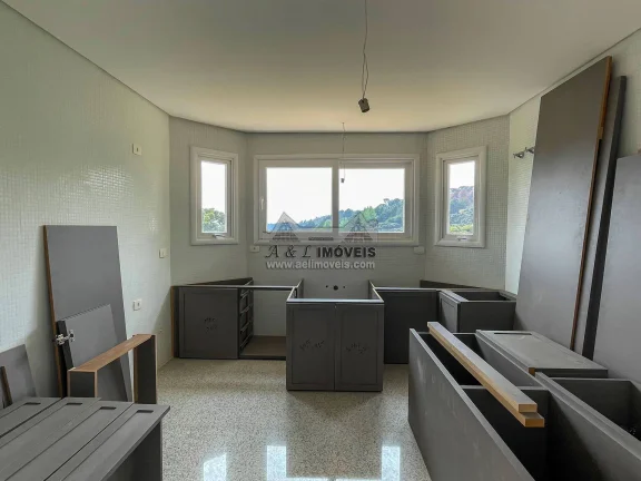 Imagem Casa à venda em Campos do Jordão – Com 04 amplas suítes em Condomínio