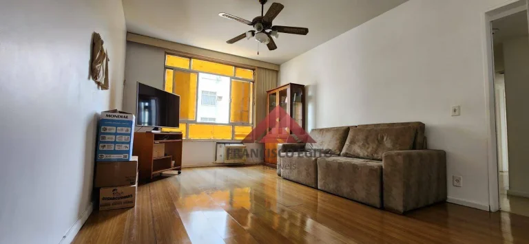 Imagem Apartamento com sala 03 quartoa e dependencia completa,vaga de garagem,em otima localização no Ingá,proximo a todo comércio, colégios e faculdades,co