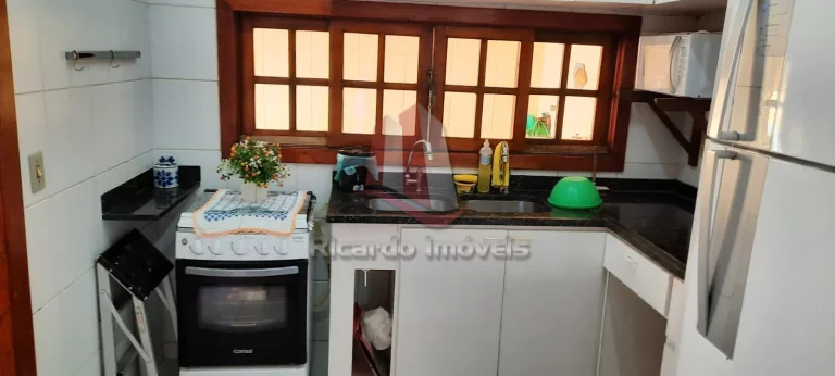 Imagem Casa Triplex Mobiliada Peró c/ 100 m²