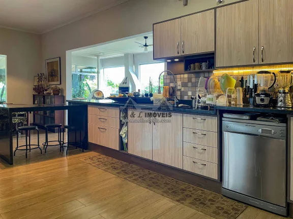 Imagem Casa em Condomínio Fechado em Taubaté — 3 Unidades, Gourmet e 2 Lareiras