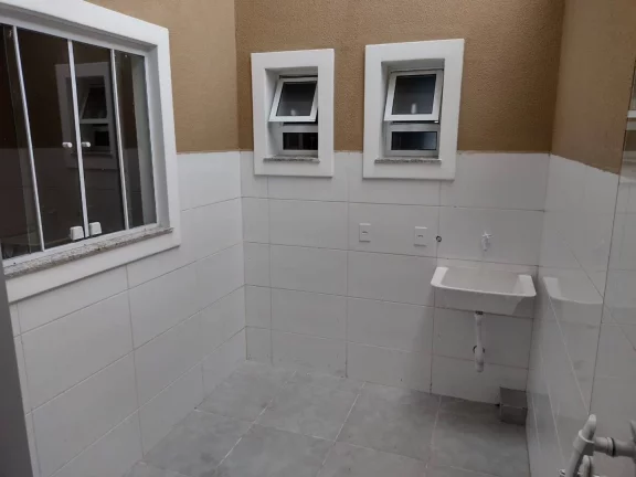 Imagem Apartamento com 2 dormitórios à venda, 45 m² por R$ 282.000,00 - Vila Vitória - Santo André/SP