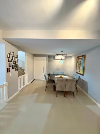 Imagem Sobrado à venda com 3 quartos, sendo 1 suíte, no condomínio Rio Preto, Atibaia - SP