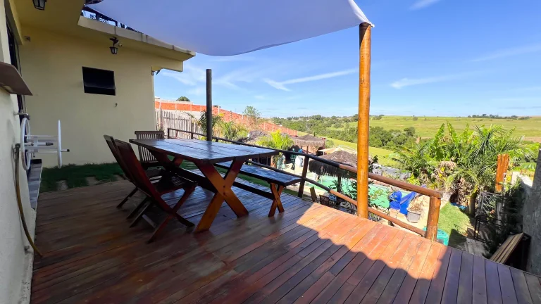 Imagem Chácara em Araçoiaba da Serra-SP, Bairro Campo do Meio: 3 Quartos, 2 Suítes, 1 Sala, 4 Banheiros, 2 Vagas, 250m².