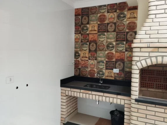 Imagem Sobrado com 170 metros quadrados, 3 dormitórios sendo os três suítes, sendo uma com varanda, ampl...