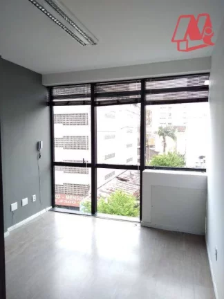 Imagem Excelente sala de 30m² entre a Ramiro e a Felipe Camarão