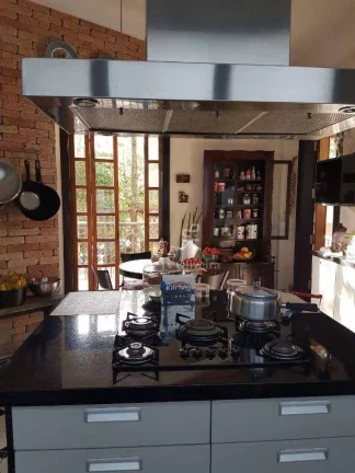 Imagem Casa à venda ao lado do Colégio Miguel de Cervantes, 530 m² com 3 suítes, 4 vagas - Morumbi /SP