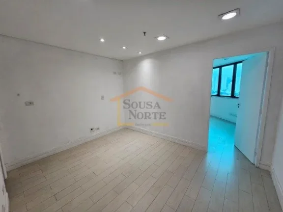 Imagem Sala comercial com 82m², composta pela junção de duas salas.
2 banheiros, ar condicionado, 2 vaga...