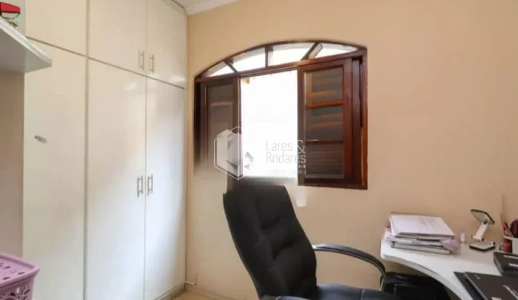 Imagem SOBRADO À VENDA, COM 3 DORMS SENDO UMA SUÍTE, ARMARIO NA COZINHA E QUARTOS, 2 VAGAS - VILA SANTA MARIA