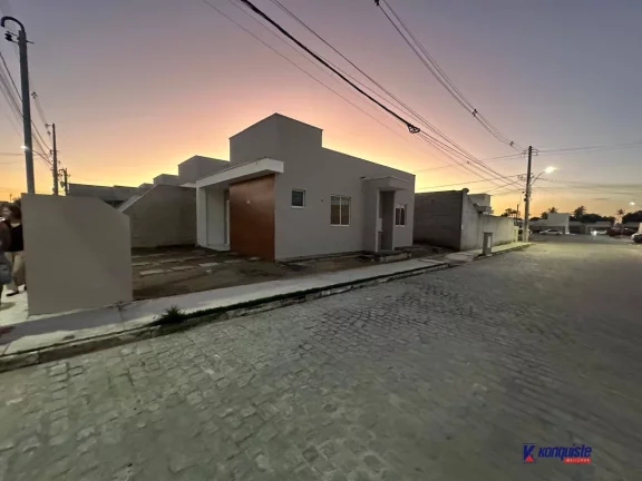 Imagem VENDO CASA 2/4 ESQUINA CONDOMÍNIO SIM.