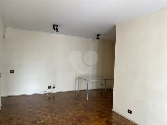 Imagem Apartamento à venda com 3 quartos, sendo 1 suíte, no condomínio Solar Castro Marim, São Paulo - SP