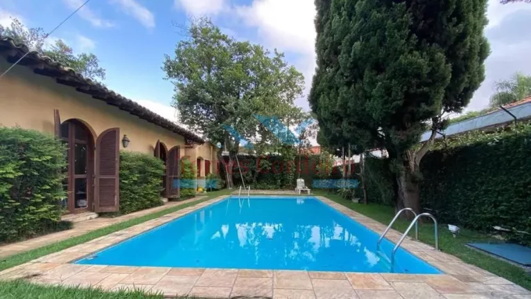 Imagem Lindo sobrado com 6 dormitórios + 4 vagas - Morumbi