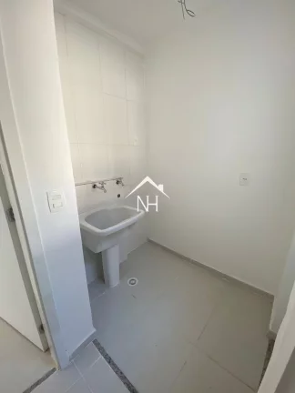 Imagem Casa em condomínio fechado com 3 suítes, 2 vagas na Ganja Viana.