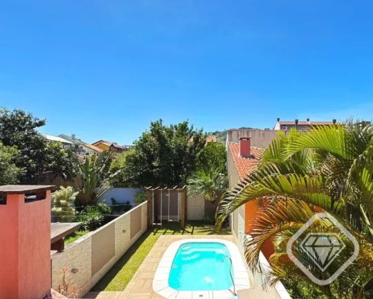 Imagem Casa completa com piscina em rua tranquila em um terreno de 200 m².

Residência no bairro Espírit...