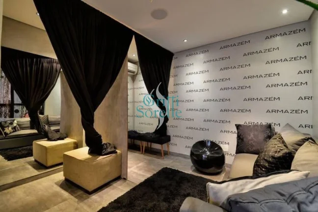 Imagem Casa Comercial à Venda em Vila Nova Conceição - São Paulo/SP.