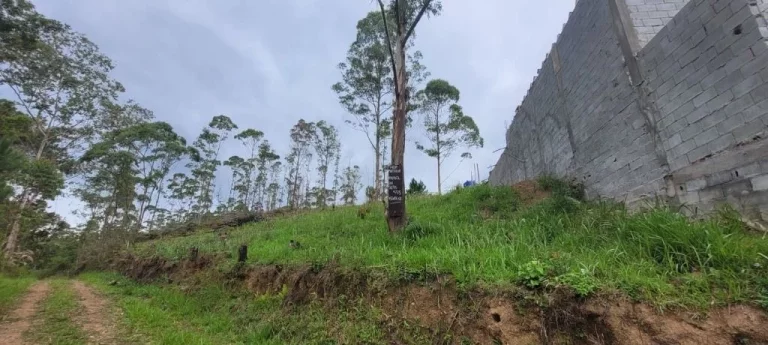 Imagem Terreno à venda, 2324 m² por R$ 140.000,00 - Clube dos Oficiais - Suzano/SP