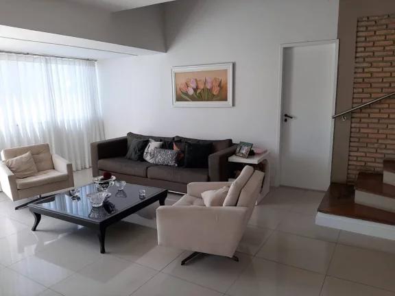 Imagem Casa à venda no bairro Suissa - Espaçosa com 5 quartos e 4 vagas de garagem!