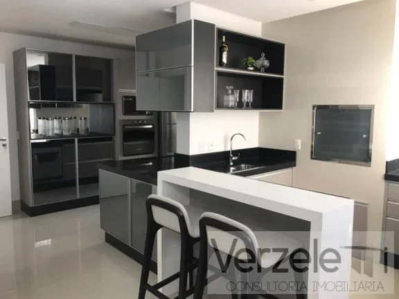 Imagem Apartamento 4 ou + dormitórios para Venda em Balneário Camboriú / SC no bairro Centro