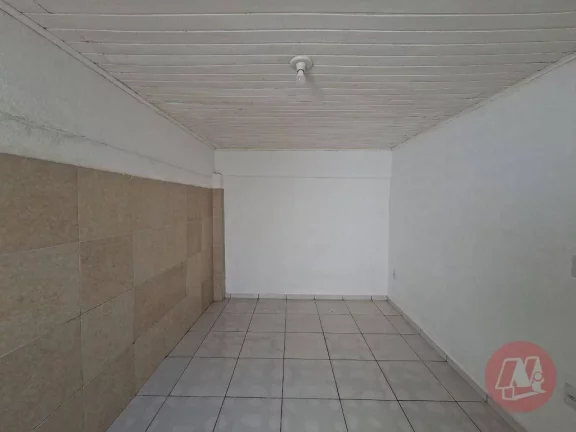 Imagem Casa com 3 dormitórios para alugar, 56 m² por R$ 1.916,00/mês - Medianeira - Porto Alegre/RS