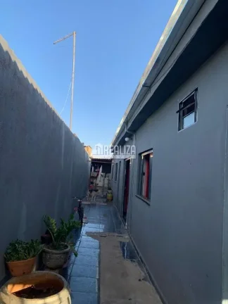 Imagem Casa à Venda em Uberaba - 2 dormitórios e suíte!