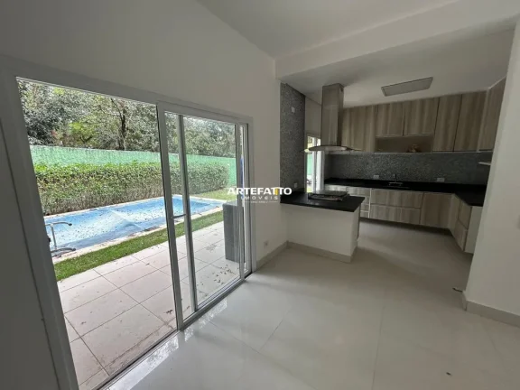 Imagem Alugo casa em condomínio São 4 dormitórios, sendo 2 suítes, além de 3 banheiros,