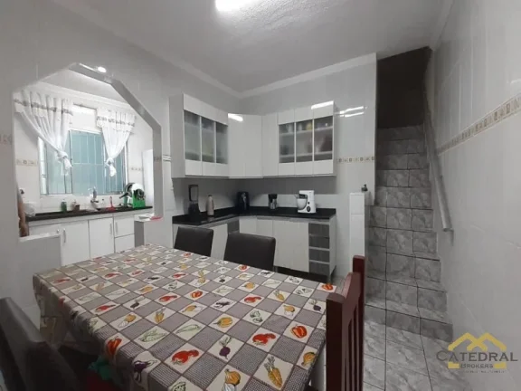 Imagem Casa com 4 quartos e 3 vagas em bairro bem localizado em Jundiaí/SP