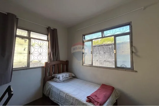 Imagem Casa á venda com 3 quartos com 99m² em Costa Barros.Rio de Janeiro.